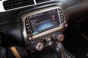 Bild 13/25 von Chevrolet Camaro 3.6L (2015)