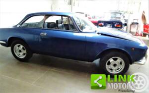 Bild 6/10 von Alfa Romeo 2000 GT Veloce (1971)