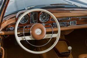 Bild 13/20 von Mercedes-Benz 220 SE b (1965)