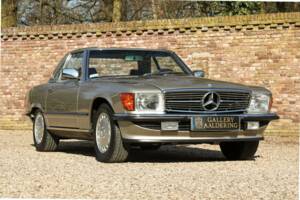 Bild 21/50 von Mercedes-Benz 560 SL (1987)