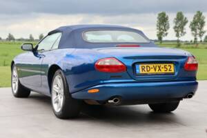 Image 40/50 de Jaguar XK8 4.0 (1997)