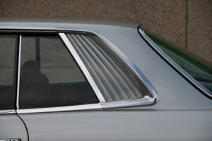 Image 23/29 of Mercedes-Benz 500 SLC (1980)