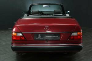 Bild 5/50 von Mercedes-Benz 300 CE-24 (1992)