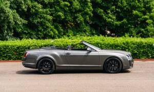 Immagine 2/50 di Bentley Continental GTC (2010)