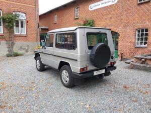 Image 3/9 of Mercedes-Benz 300 GD (SWB) (1988)