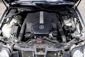 Image 28/36 of Mercedes-Benz CL 500 (2004)