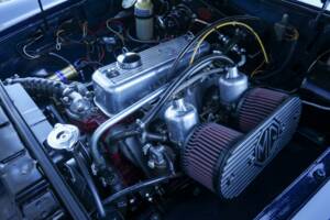Image 16/50 de MG MGB (1966)