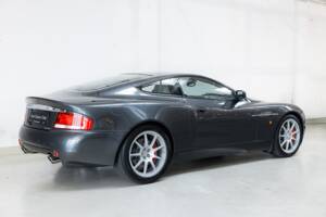 Image 4/31 de Aston Martin V12 Vanquish (2004)