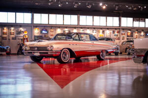 Image 8/18 of Buick Le Sabre Coupe (1960)