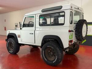 Immagine 4/27 di Land Rover Defender 90 Td5 (2000)