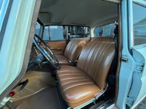 Image 21/29 de Mercedes-Benz 230 S (1965)