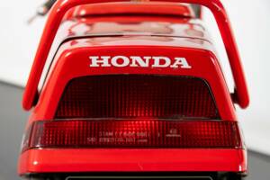 Bild 38/50 von Honda VFR 750R RC 30 (1988)