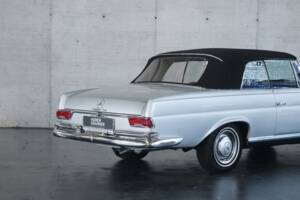 Image 11/49 of Mercedes-Benz 220 SE b (1962)