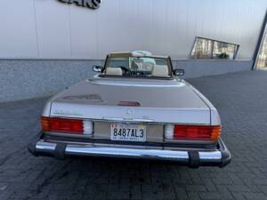 Image 7/36 of Mercedes-Benz 560 SL (1988)