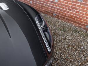 Bild 27/79 von Aston Martin DB 9 GT Volante (2017)