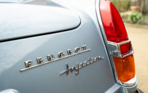 Image 33/88 of Peugeot 404 Coupé (1968)