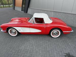 Image 33/50 of Chevrolet Corvette (1959)