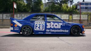 Image 3/16 de Mercedes-Benz 190 E 2.5-16 (1988)