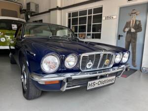 Immagine 2/24 di Jaguar XJ 6 C 4.2 (1977)