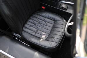 Image 12/37 de Jaguar Type E V12 (1972)