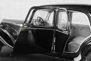 Image 18/50 of Citroën Traction Avant 11 BL (1953)