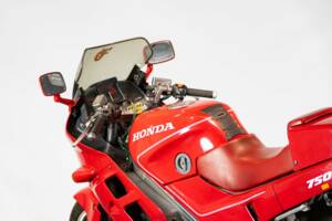 Bild 9/50 von Honda VFR 750R RC 30 (1988)