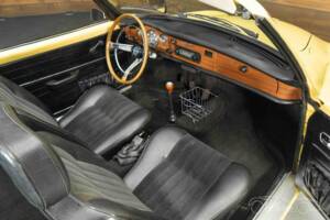 Bild 8/19 von Volkswagen Karmann Ghia 1500 (1971)