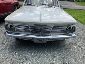 Image 2/8 of Plymouth Valiant 3.7 L (1965)