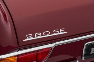 Image 12/39 de Mercedes-Benz 280 SE 3,5 (1971)
