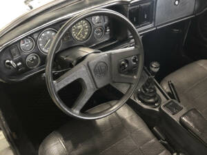Immagine 16/26 di MG MGB (1977)
