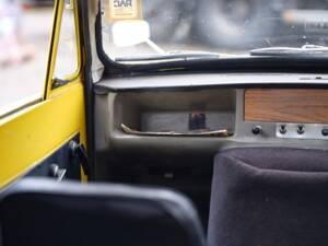 Bild 28/32 von Reliant Regent Van 10cwt (1969)