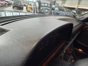Bild 29/46 von Mercedes-Benz 300 SE (1990)