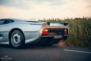 Immagine 6/14 di Jaguar XJ 220 (1993)
