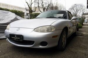 Imagen 1/22 de Mazda MX-5 1.6 (2001)