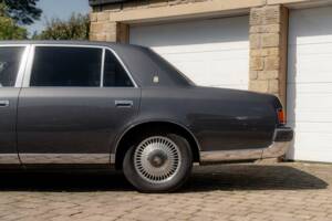 Bild 12/50 von Toyota Century (2003)