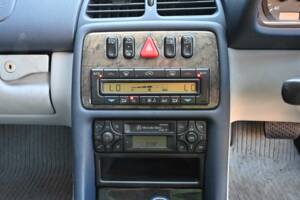 Image 14/50 of Mercedes-Benz CLK 230 Kompressor (2002)