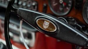 Image 9/50 of Jaguar XJ 6 4.2 (1972)