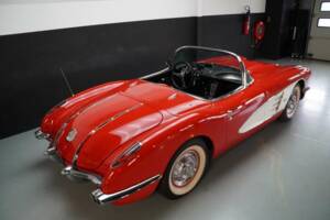 Image 4/50 of Chevrolet Corvette (1958)