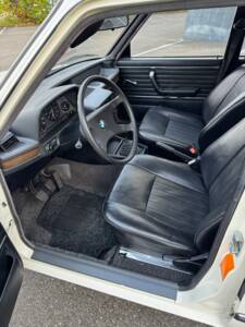 Bild 54/59 von BMW 518 (1980)