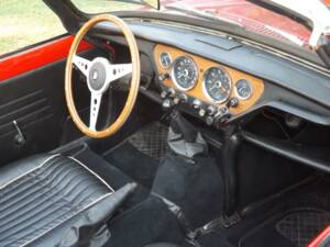 Image 12/50 of Triumph Spitfire Mk III (1968)