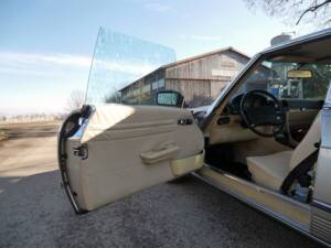 Bild 22/30 von Mercedes-Benz 560 SL (1989)