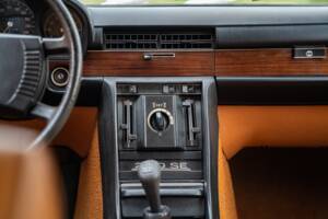Afbeelding 28/75 van Mercedes-Benz 280 SE (1976)