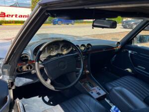 Image 9/15 of Mercedes-Benz 560 SL (1989)