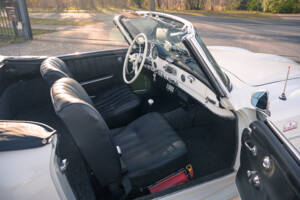 Image 22/42 of Mercedes-Benz 190 SL (1961)
