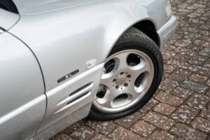 Bild 4/38 von Mercedes-Benz SL 500 (2000)
