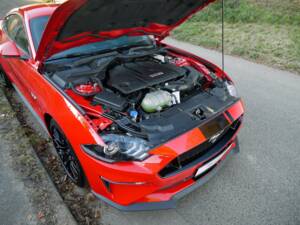 Bild 32/33 von Ford Mustang GT 5.0 V8 (2022)