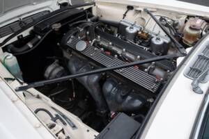 Image 33/50 of Jaguar XJ 6 4.2 (1972)