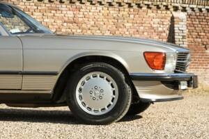 Bild 26/50 von Mercedes-Benz 560 SL (1987)