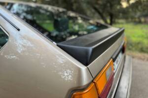 Image 21/57 of Volkswagen Passat 2.0 (1987)