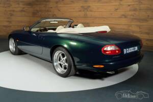 Image 18/19 de Jaguar XK8 4.0 (1998)
